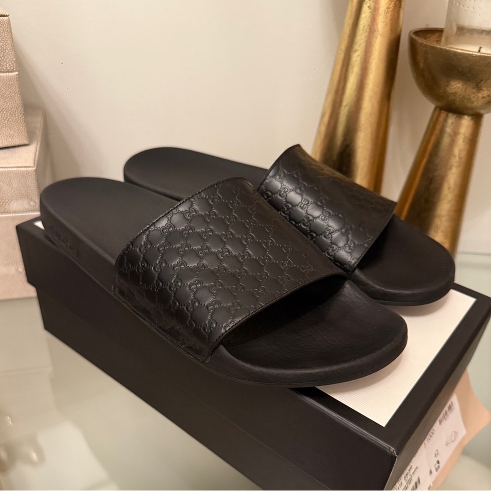 Gucci Embossed Black Women’s Sandals - Picture 2 of 9